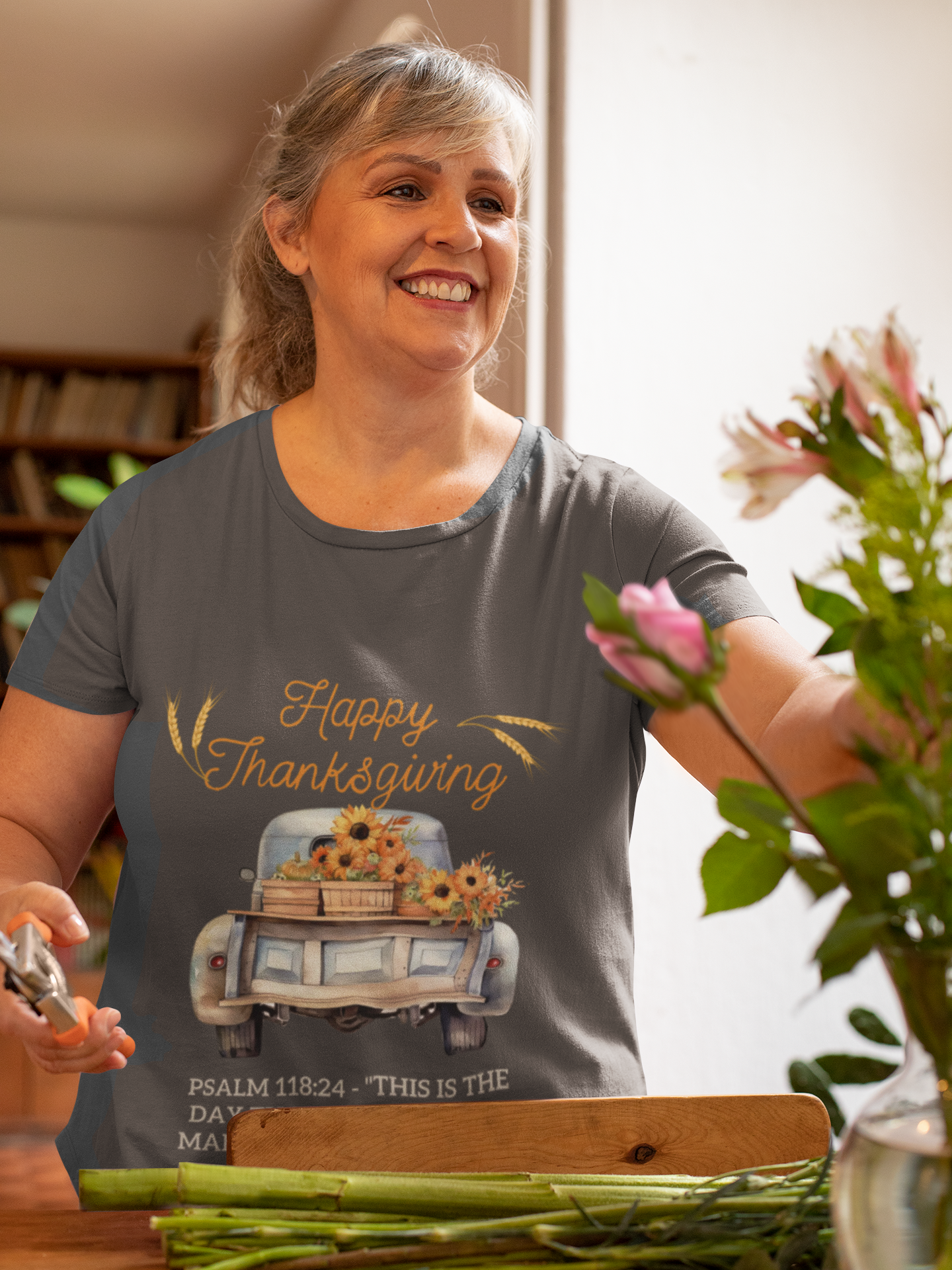 Happy Thanksgiving Vintage T Shirt, country charm, bountiful blessings, great for the holidays
